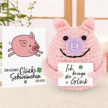 Laden Sie das Bild in den Galerie-Viewer, Rosa gestrickte Schweinchenpuppe
