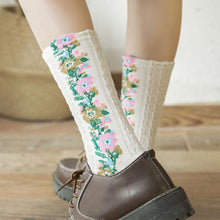 Laden Sie das Bild in den Galerie-Viewer, Vintage Socken mit Blumenstickerei (5 Paar)
