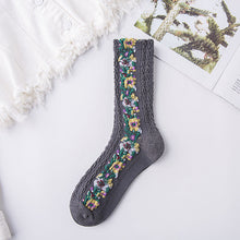 Laden Sie das Bild in den Galerie-Viewer, Vintage Socken mit Blumenstickerei (5 Paar)
