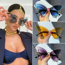 Laden Sie das Bild in den Galerie-Viewer, Sonnenbrille mit Schmetterlingsdiamanten
