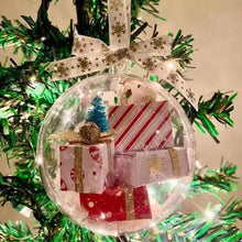 Laden Sie das Bild in den Galerie-Viewer, 🎄Christbaumschmuck transparente Kugel🎀
