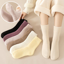 Laden Sie das Bild in den Galerie-Viewer, Kuschelige Unisex-Winter-Thermosocken aus Samt
